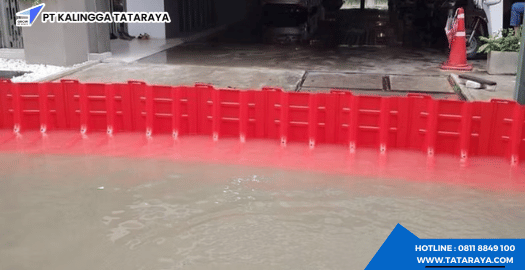 Apa itu dinding penahan banjir